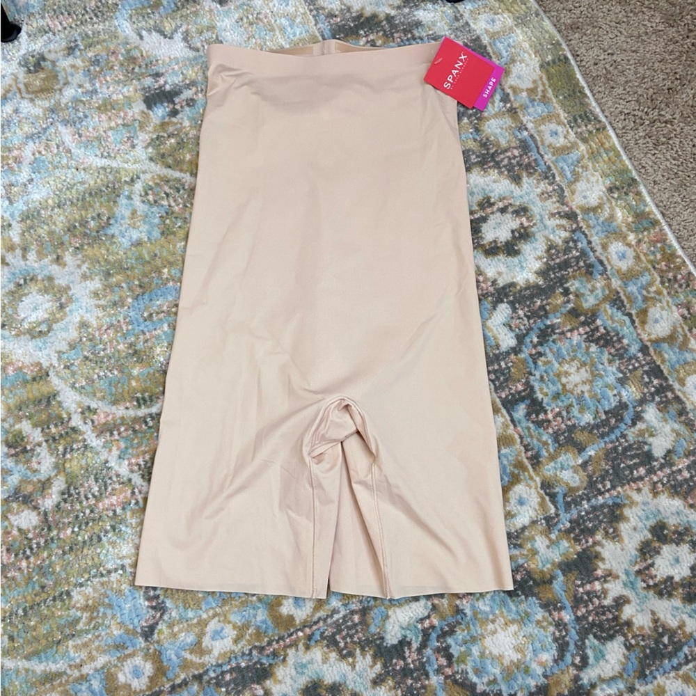 SPANX Nude High-Waist Mid-Thigh Shaping Short